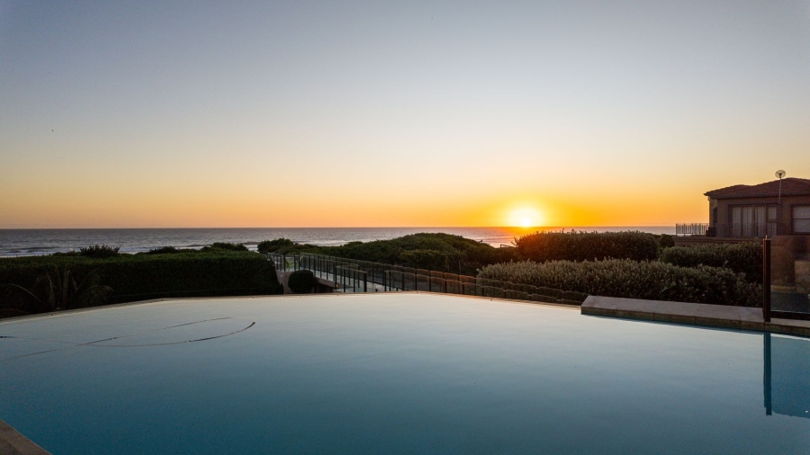 6 Bedroom Property for Sale in Myoli Beach Western Cape